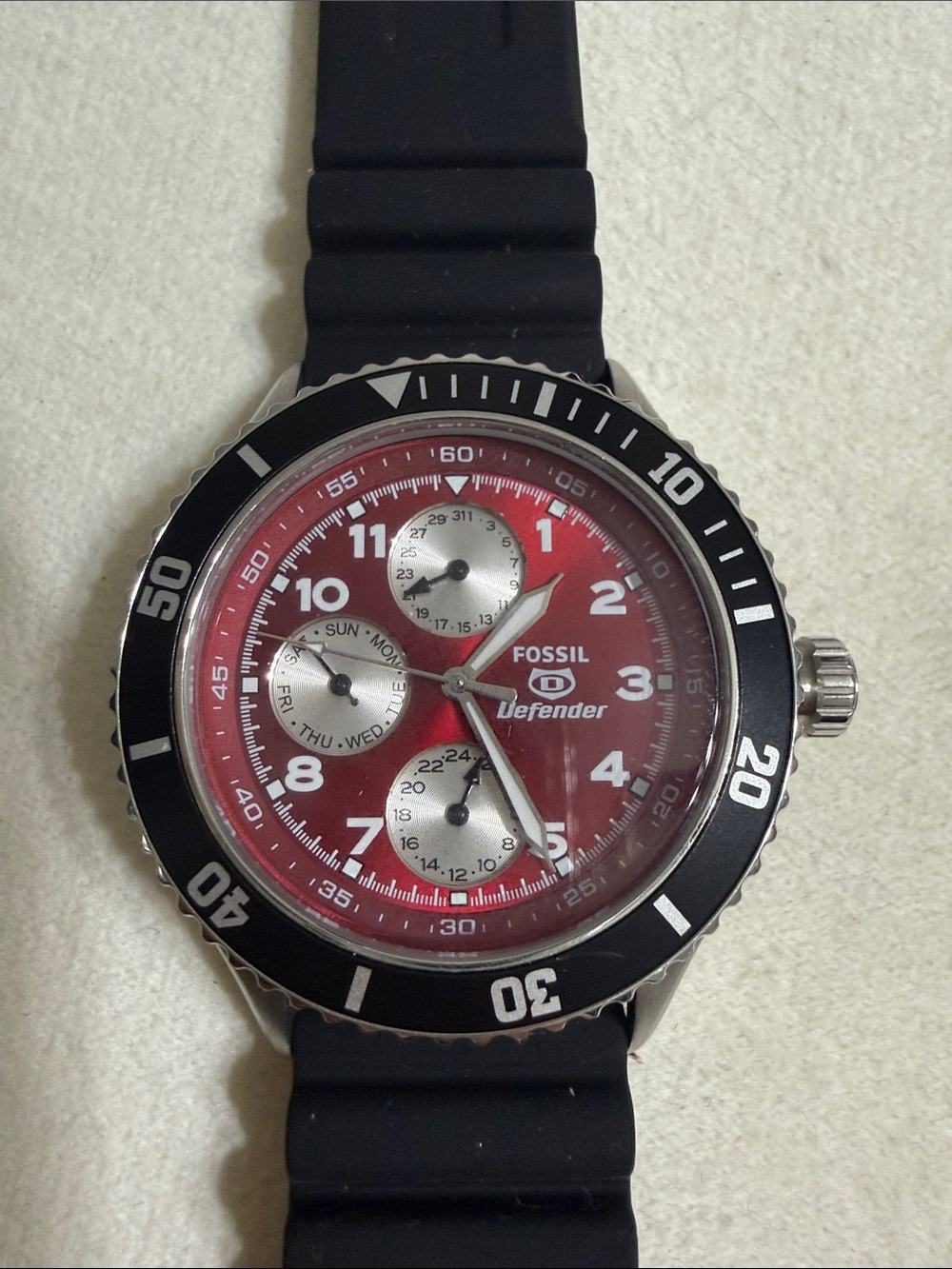 Fossil Men's Red Dial Black Bezel Silicone Strap Watch